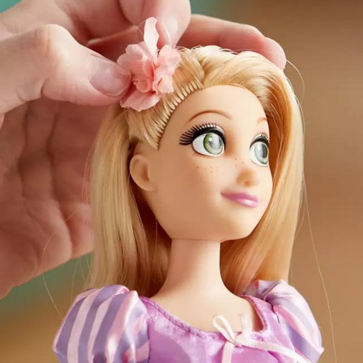 Disney Rapunzel Κλασική Κούκλα 29cm Με αξεσουάρ 3 ετών και Πάνω